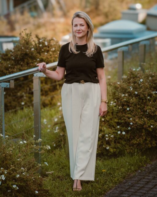 Kredyt hipoteczny bez stresu? To możliwe! 

Współpraca z ekspertem kredytowym to nie tylko fachowa pomoc w całym procesie – od pierwszej rozmowy po podpisanie umowy.
To także wsparcie w przyjaznej atmosferze, z kimś, kto naprawdę słucha i tłumaczy wszystko prostym językiem.

Zamiast stresu – spokój.
Zamiast chaosu – jasny plan działania.
Zamiast formalności – partner, który przeprowadzi Cię przez cały proces krok po kroku ✨

Porozmawiajmy o Twoich planach – bez pośpiechu, bez stresu, z uśmiechem.
📞 668 105 969
___
🎥 media production: @marathabitat 

#ekspertkredytowy #kredythipoteczny #finansebezstresu #nieruchomości #mieszkanie #dom #doradcafinansowy #kredyt